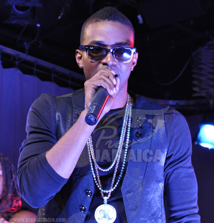 Konshens wint de spiegeltent voor zich