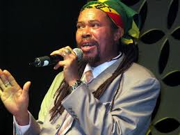 Saimn-I & Messenjah geven Brigadier Jerry het nakijken