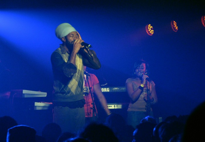 Music is fun: Junior Kelly & Warrior King @ Petrol