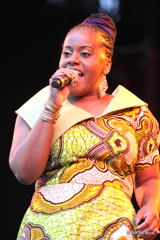 Etana: "I felt the young people listening to my music needed to know exactly what is going on!"