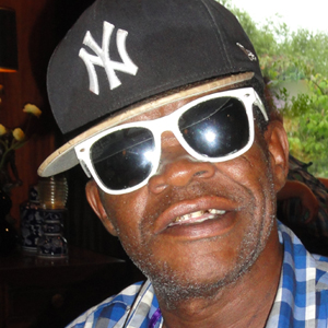 Dillinger: "I like to enjoy myself and want the people who come to see me to feel the same and give them something to smile about!" 