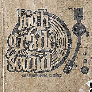 J (High Grade Sound): “Sizzla zegt het ook: “Dance a yard before you dance abroad!””