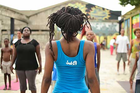 Jah9 goes "yoga on dub" in Brugge