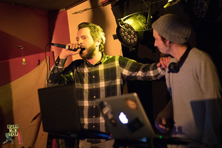 Puppasonic: "J'aime passer du temps avec ma famille, faire rire mon fils, quel plaisir!"