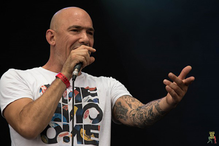 Uman: "Que ça soit en sound system ou avec des musiciens, j'aime être sur scène!"