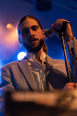 Dhazed: "On essaie de montrer la diversité du reggae pour que les gens puissent découvrir et aimer le reggae dans toutes ses formes!"