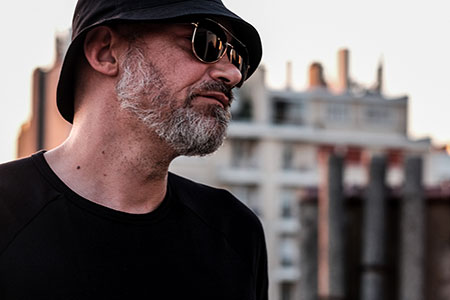 Uman: "Le poème parle mieux que le gars qui parle du poème!" 