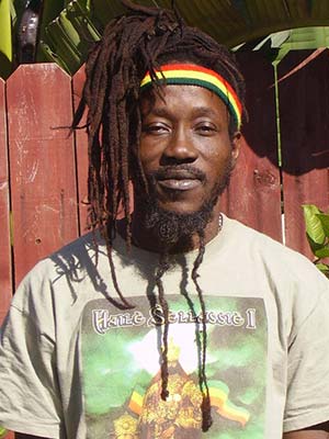 R.I.P. Lloyd Hemmings (1959-2022), afscheid van een veteraan